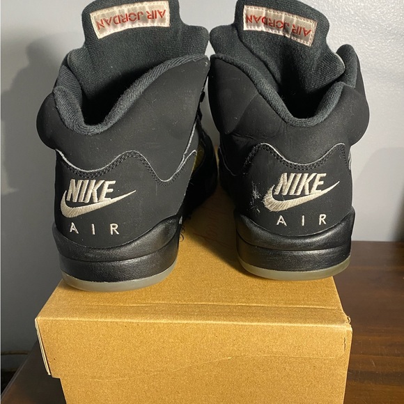 Jordan 5 Metallic 2016 ( Size 8) - Picture 2 of 7